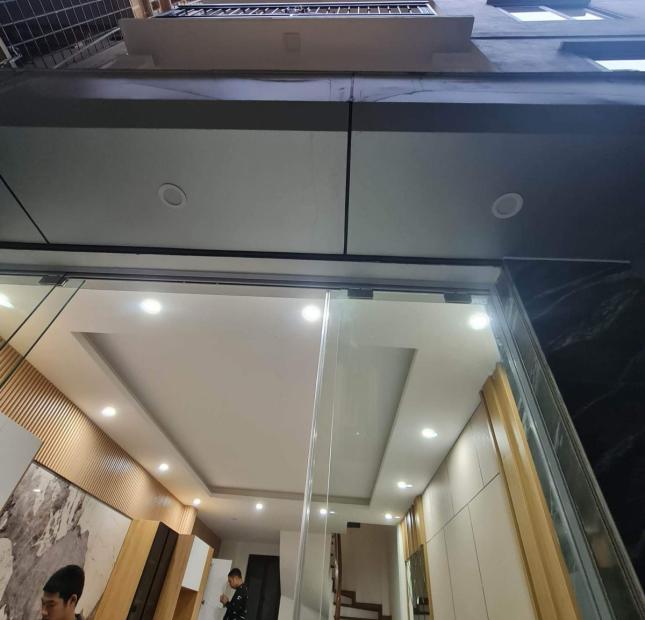 CHÍNH CHỦ CẦN BÁN NHÀ PHỐ TÔN ĐỨC THẮNG QUẬN ĐỐNG ĐA 37m2x5 T 5.3 TỶ Ô TÔ KD