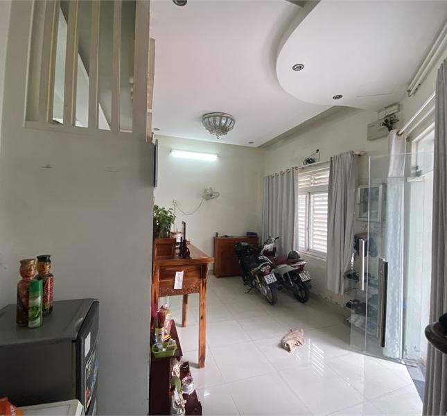 Chỉ 5 tỷ hơn có nhà quận Thủ Đức rộng rãi, 3 tầng, ngang khủng 8m, HXH đỗ cửa