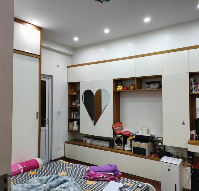 Bán chung cư bán đảo linh đàm diện tích 99m2 giá 3,3 tỷ.