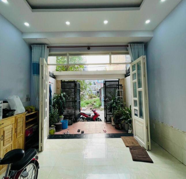 Nhà 3 tầng , khu đẹp đường 22 Linh Đông Thủ Đức, dt 80m2 giá 6,5 tỷ 