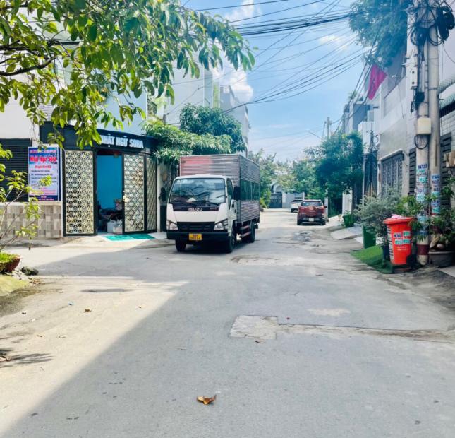 Nhà 3 tầng , khu đẹp đường 22 Linh Đông Thủ Đức, dt 80m2 giá 6,5 tỷ 
