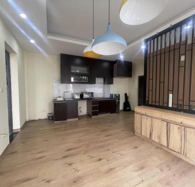 Nhà liền kề 124 Vĩnh Tuy, 61m2 x 6 tầng thang máy, MT 7.2m, giá 12 tỷ, 0867195893