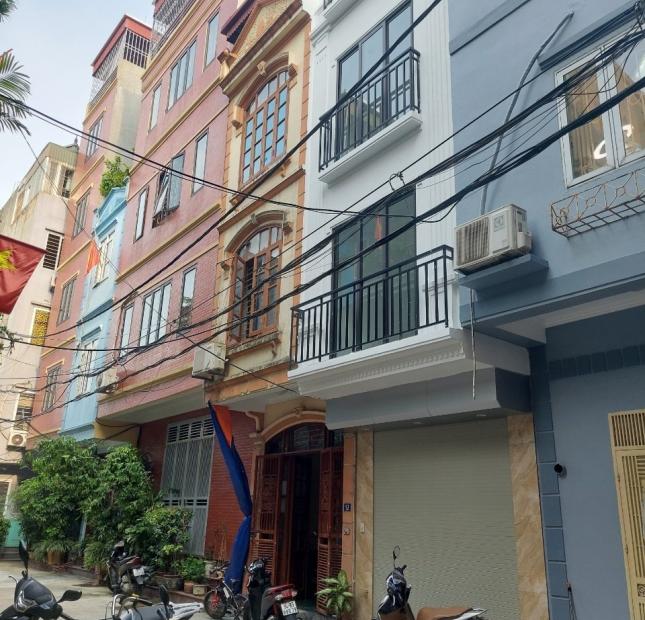BÁN NHÀ CHIẾN THẮNG - Ô TÔ 50 CHỖ ĐỖ CỦA GIÁ 6 TỶ