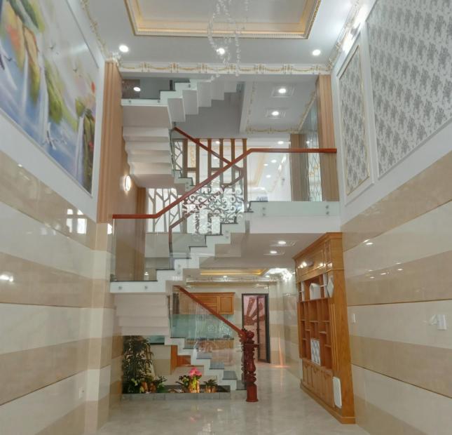 Bán nhà hẻm 8m, đường Lê Văn Quới, Q. Bình Tân. DT: 4 x 14m, trệt + Lửng + 3 Lầu