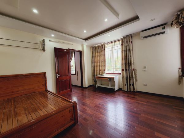 Cực Hiếm, Bán Nhà Hoàng Quốc Việt, Cầu giấy 75m 2 thoáng Kinh doanh, Ô tô Chỉ 12,x tỷ