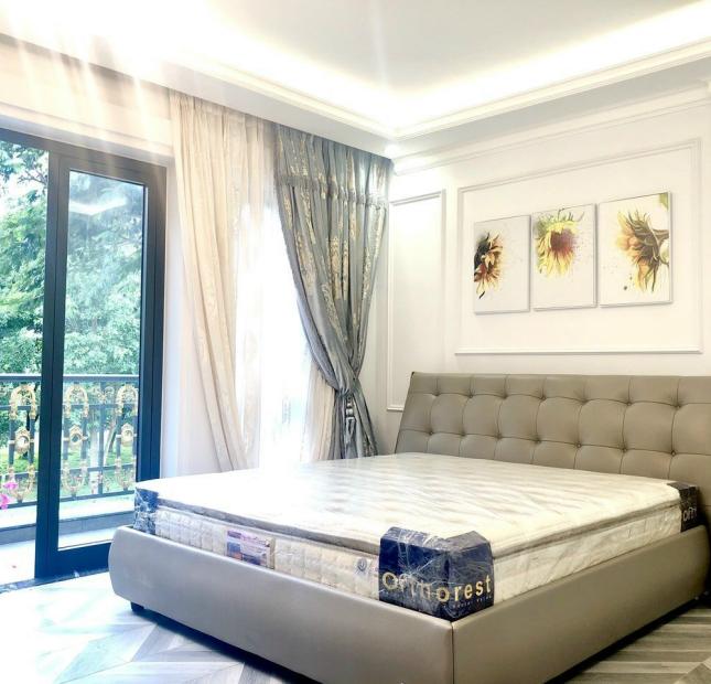 Cho thuê Villa tại Phú Mỹ Hưng có 6PN, 7WC, có hồ bơi, full nội thất cao cấp