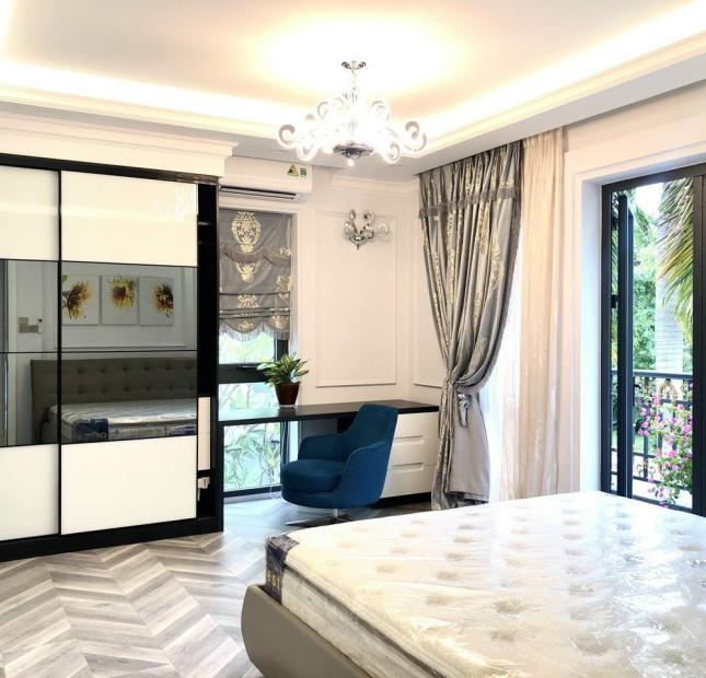 Cho thuê Villa tại Phú Mỹ Hưng có 6PN, 7WC, có hồ bơi, full nội thất cao cấp