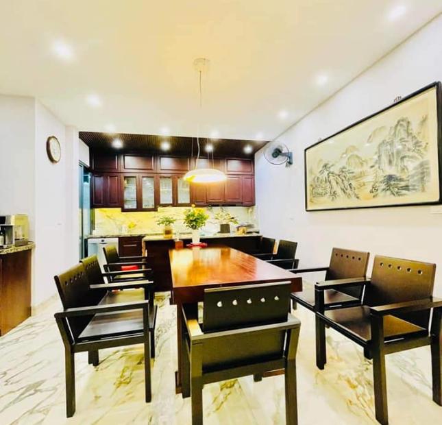 Bán nhà Linh Lang, Ba Đình, 2 mặt thoáng, đường ô tô tránh, nhà đẹp 62m2. Giá chỉ 12.9 tỷ