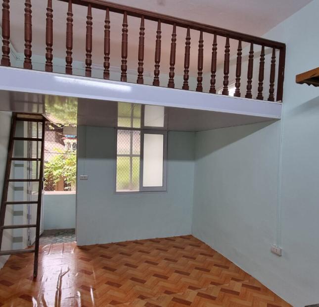 Chính chủ cần cho thuê căn hộ tập thể tầng 4 khu Thông Tấn Xã Việt Nam ngõ 295 Bạch Mai, Hai Bà