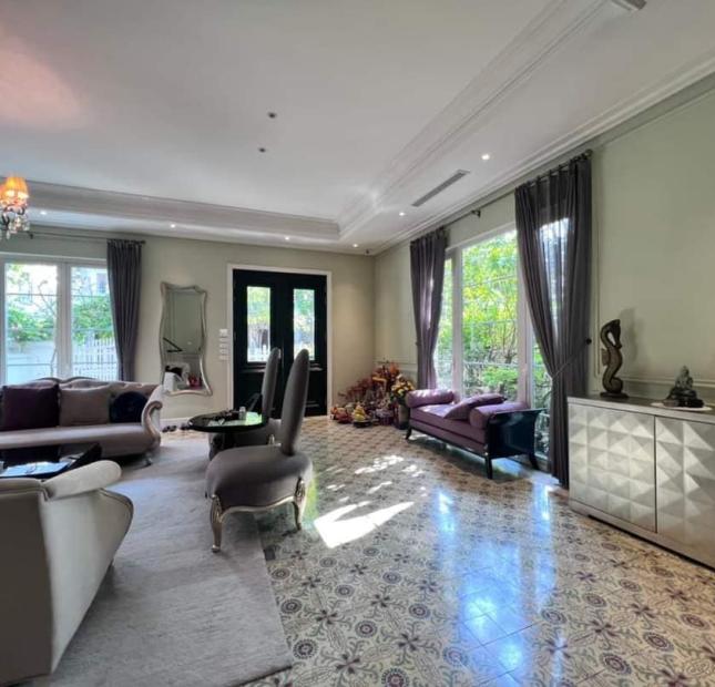 Bán BT Anh Đào Vinhomes Riverside đẳng cấp thượng lưu, 250m2, MT10m, 66 tỷ 