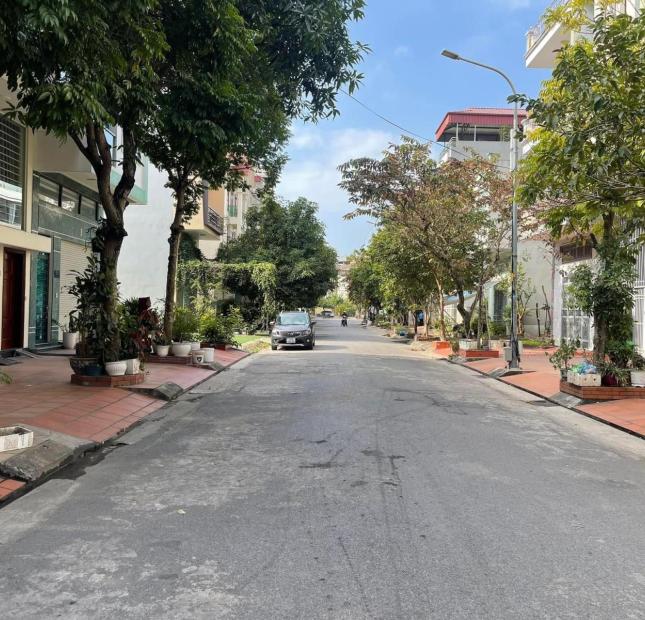 Bán Duy nhất 01 ô đất quay biển tại khu TĐC lò vôi cột 8, p Hồng Hà Giá siêu tốt.