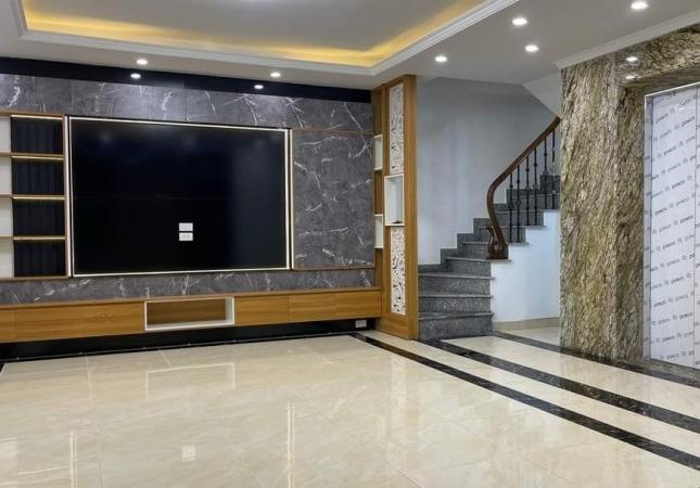 Bán Nhà 50m2x 5tầng, Phân Lô Quân Đội - Nhà Đẹp đầy đủ Nội Thất ,Cách 10m ô tô tránh Chỉ 12,x tỷ