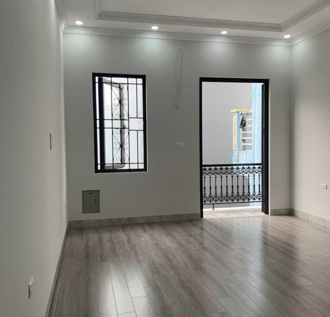 Bán gấp nhà phố Vũ Xuân Thiều 55m2, 5T, MT 4,2m ngõ thông nhỉnh 4tỷ