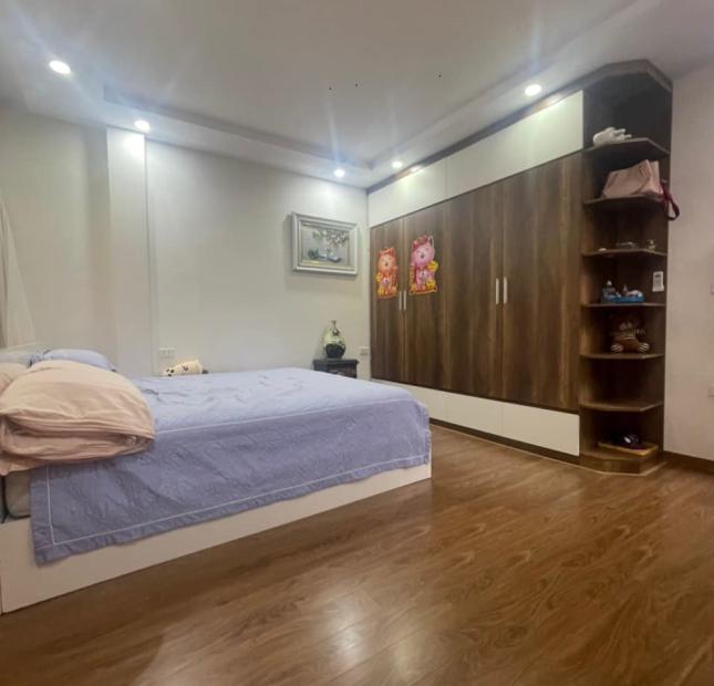 SIÊU HIẾM DỊCH VỌNG HẬU 42M2 X 5T, LÔ GÓC - TẶNG NỘI THẤT 7.4 TỶ