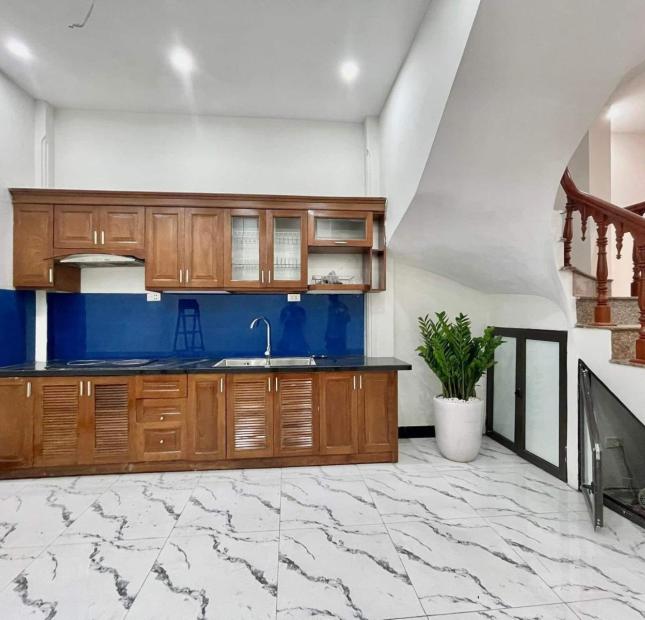 Bán Nhà Ngọc Hà, Ba Đình, Lô Góc, 3 Mặt Ngõ, Sát Phố, 30m2 4T MT3.8m, Giá 3.3 Tỷ