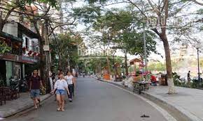 Bán nhà mặt ngõ Trịnh Công Sơn,dt 96m2, mặt tiền rộng, ôtô 7 chỗ vào nhà, giá 12,6tỷ