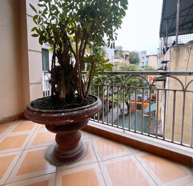 Bán nhà Hồ Đắc Di 40m Phân lô Ô tô vào nhà Gần hồ Giá mềm