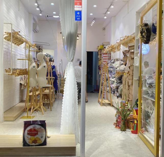 CẦN SANG NHƯỢNG SHOP QUẦN ÁO  Vị trí : 262 Núi Thành- Đà Nẵng