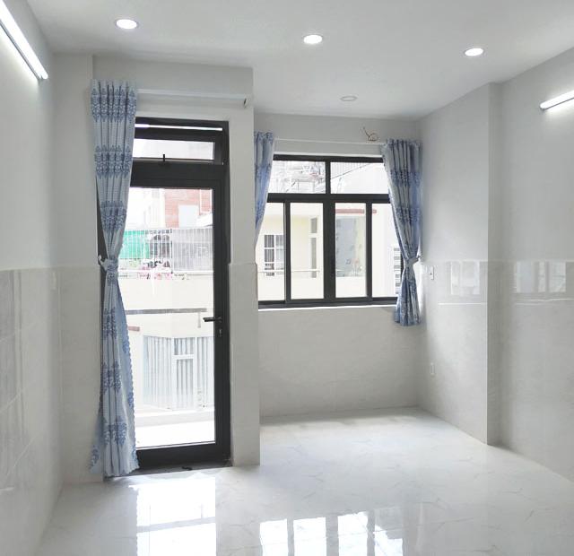 Cho nữ thuê Phòng trọ quận Bình Thạnh, 25m2 mới đẹp, ban công, cửa sổ, hẻm 7m. Giá rẻ nhất khu này