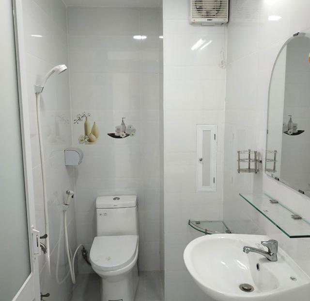 Cho nữ thuê Phòng trọ quận Bình Thạnh, 25m2 mới đẹp, ban công, cửa sổ, hẻm 7m. Giá rẻ nhất khu này