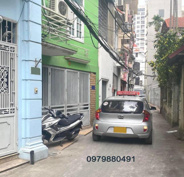 Bán nhà Lạc Long Quân: Ngõ 603 thông, oto tránh, đi qua nhà. 35m2 xây 6T. Giá: 4.9 tỷ