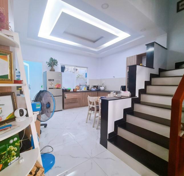 Bán nhà 3 lầu đường 22 linh đông , dt 60m2 , giá 5.8 tỷ