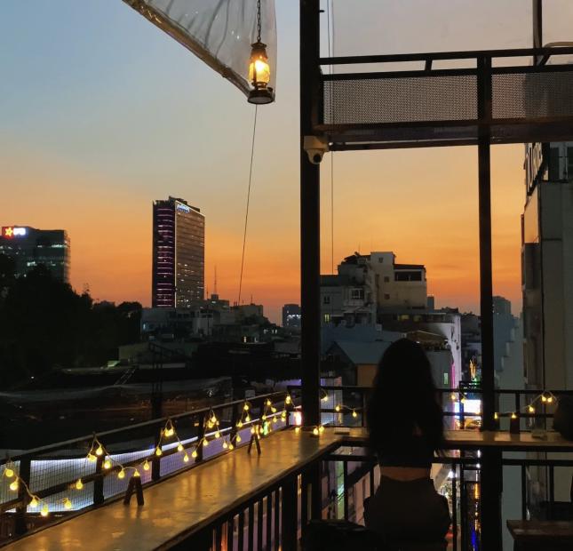 CẦN CHO THUÊ HOẶC SANG NHƯỢNG LẠI QUÁN ROOFTOP TẠI QUẬN 1