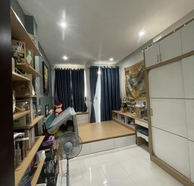 Giảm mạnh căn nhà đường Hòa Hưng, Quận 10, 5 tầng, chỉ 4.9 tỷ