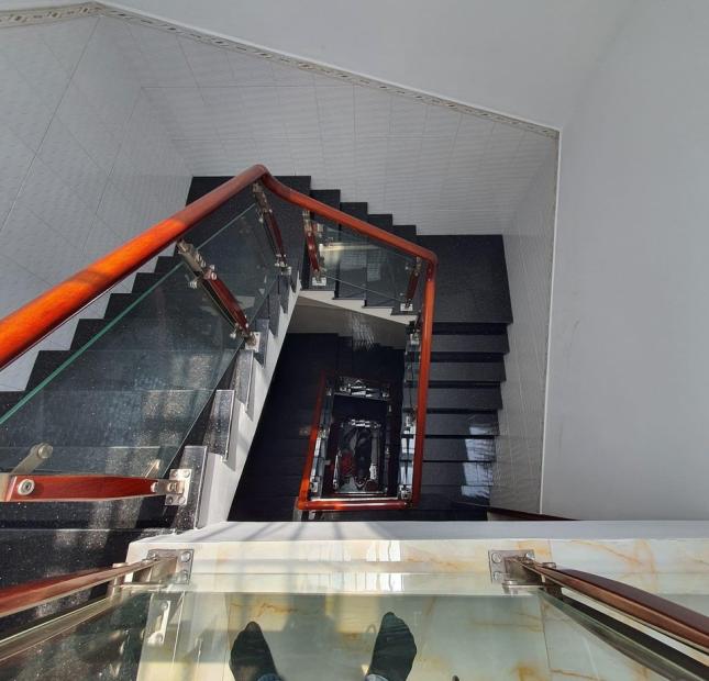 Bán nhà 5 tầng đường lê văn quới, hẻm nhựa 8m, 76m2 chỉ nhỉnh 8 tỷ