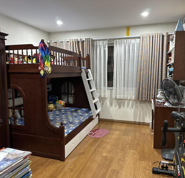 Bán nhanh căn Hapulico Complex, 3 ngủ Tòa 24T, nội thất đẹp, ban công hướng mát