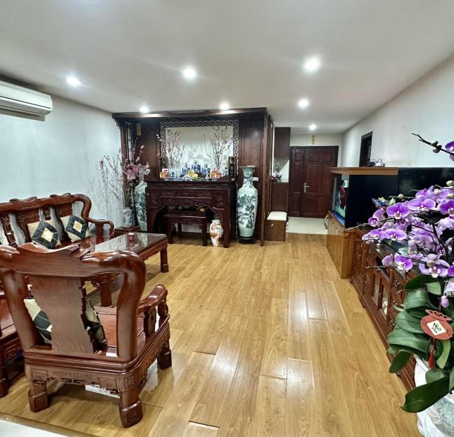 Bán nhanh căn Hapulico Complex, 3 ngủ Tòa 24T, nội thất đẹp, ban công hướng mát