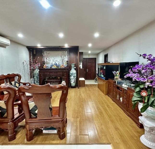 Bán nhanh căn Hapulico Complex, 3 ngủ Tòa 24T, nội thất đẹp, ban công hướng mát