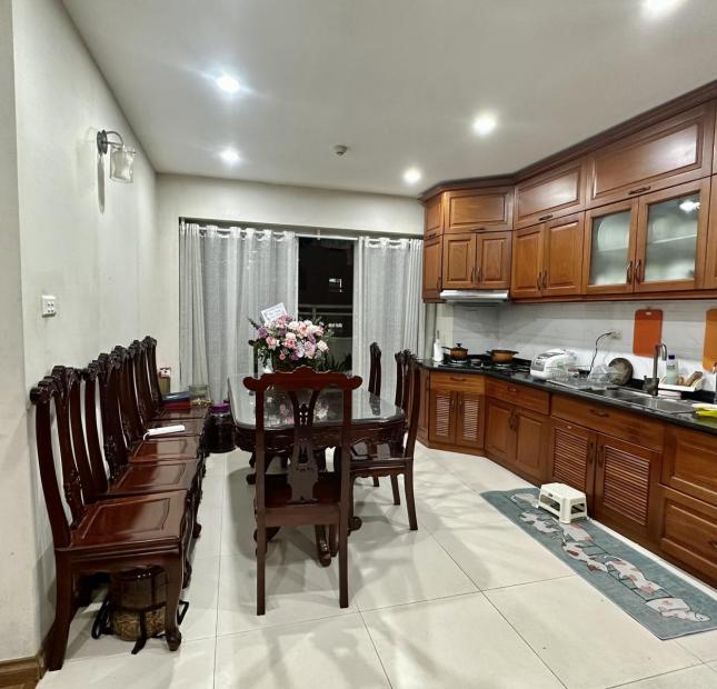 Bán nhanh căn Hapulico Complex, 3 ngủ Tòa 24T, nội thất đẹp, ban công hướng mát
