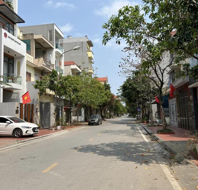 Bán đất mặt đường Trần Văn Giáp, KĐT Vạn Phúc, TP HD, 80m2, mt 4m, đường 13.5m