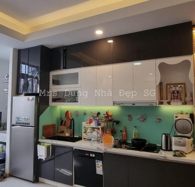 Nhà MTKD ngay sân bay, 95m2, ngang to 4.2m, 4 lầu Nguyễn Văn Công, tiềm năng, 18 tỷ