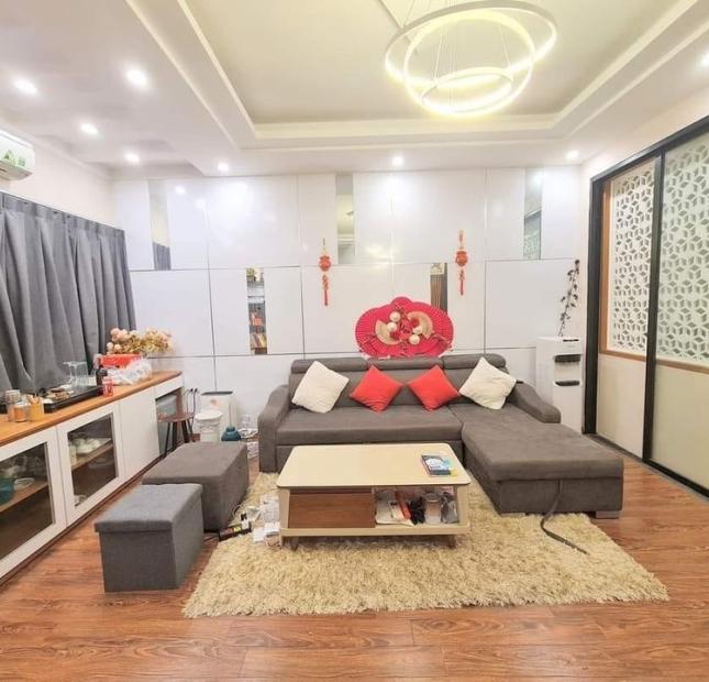 Bán căn hộ CC khu vựcTrung tâm quận.Thanh Xuân với diện tích 120 m2 giá 2  tỷ 700