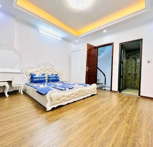 Bán căn hộ CC khu vựcTrung tâm quận.Thanh Xuân với diện tích 120 m2 giá 2  tỷ 700