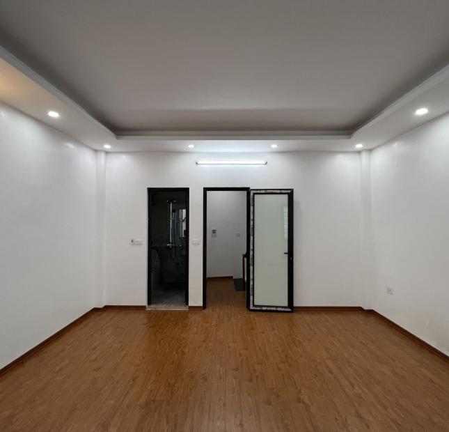 Bán nhà Phú Lương độc lập 2,5 tỷ. Ô tô cách 5m. Gần ubnd Phú Lương. Cách 5p chợ Xốm - QL21B