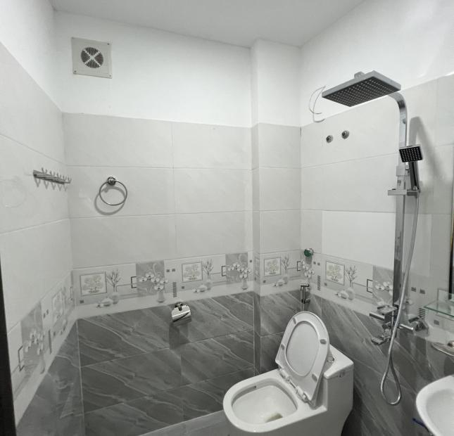 Bán nhà Phú Lương độc lập 2,5 tỷ. Ô tô cách 5m. Gần ubnd Phú Lương. Cách 5p chợ Xốm - QL21B
