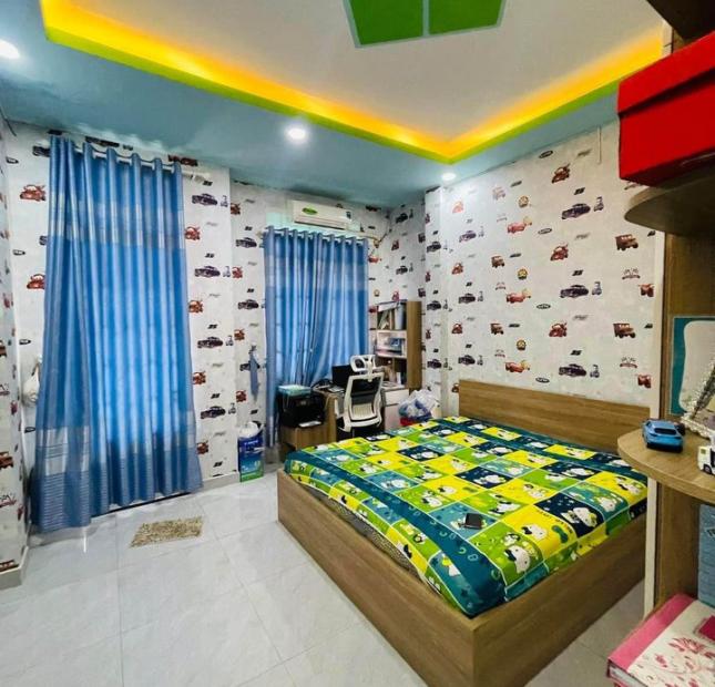 Bán gấp nhà Cách Mạng Tháng Tám, Q3, Hẻm 4m, Giá còn 5.9 tỷ