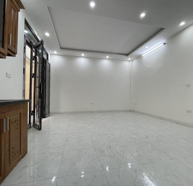 Nhà Phú Lãm 4 tầng 2,32 tỷ ở TT phố Xốm gần ĐH Đại Nam chợ Xốm. Cách BX Yên Nghĩa 10p