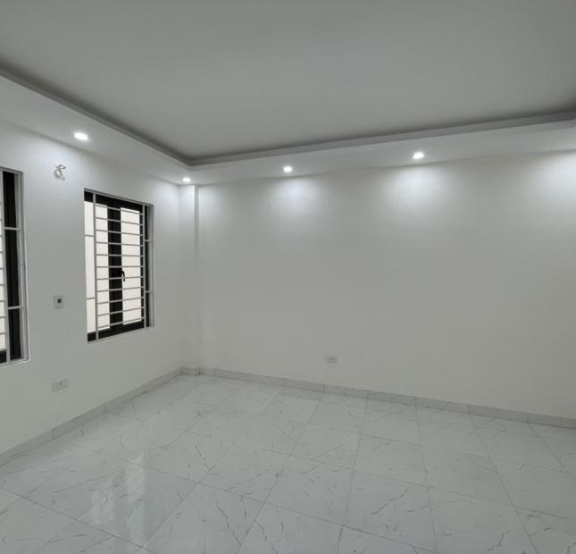 Nhà Phú Lãm 4 tầng 2,32 tỷ ở TT phố Xốm gần ĐH Đại Nam chợ Xốm. Cách BX Yên Nghĩa 10p