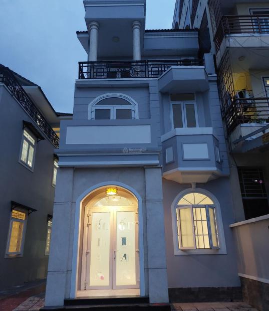 Bán gấp nhà đất mặt tiền P. Linh Trung tặng 2 căn biệt thự gần 1000m2 giá rẻ nhất khu vực