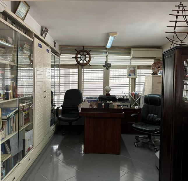 Nhà mặt tiền Nguyễn Văn Trỗi 68m2, ngang 4m, có gara ô tô trong nhà chỉ nhỉnh 9 tỷ. LH 0386372900