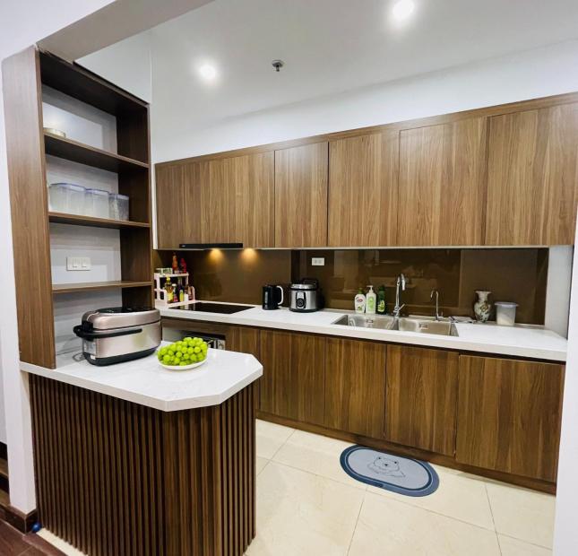 Chủ nhà cần bán căn hộ chung cư Bea Sky, View tầng trung, diện tích 86m2, giá chỉ 3,9 tỷ.