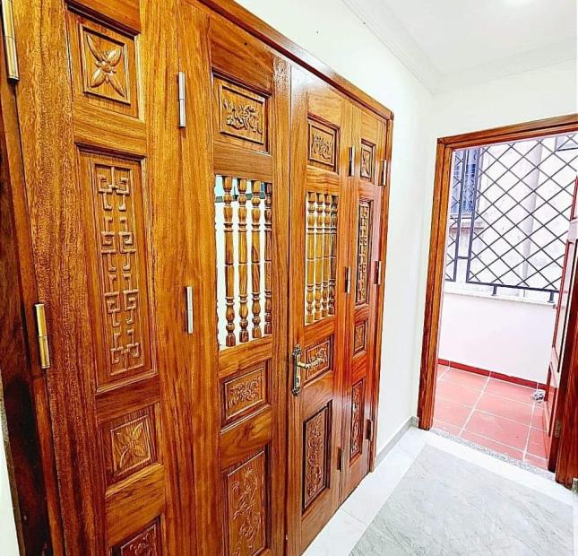 PHỐ NGUYỄN VĂN HUYÊN 61M2 X 8T,THANG MÁY, Ô TÔ KINH DOANH 16.8 TỶ