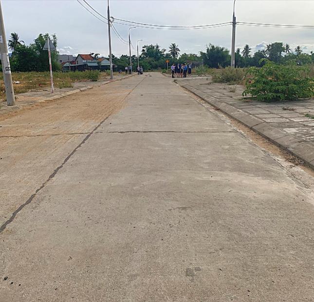 Bán lô đất nền Hướng Biển tại Đông Hòa, giá 1,8 tỷ bao thuế phí