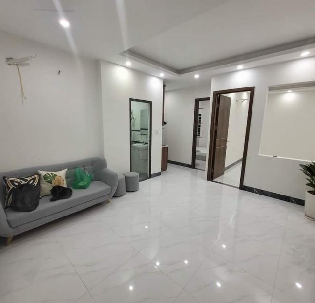 Bán gấp - bán chung cư CT1 Đại học Kinh Tế Quốc Dân - Đại La - Giải Phóng - nội thất đầy đủ, ở ngay