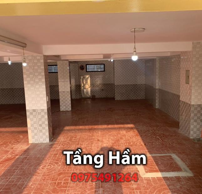 Chính chủ cần cho thuê nhà 5 tầng mặt đường số 697 - 699 Song Phương, Hoài Đức, Hà Nội.