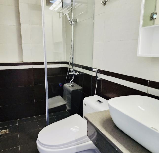 Bán nhà riêng Đại La, Ô TÔ, DT 45m, 4T, MT 5,9 m, giá chào 7 tỷ 4, Lh: 0984417892        